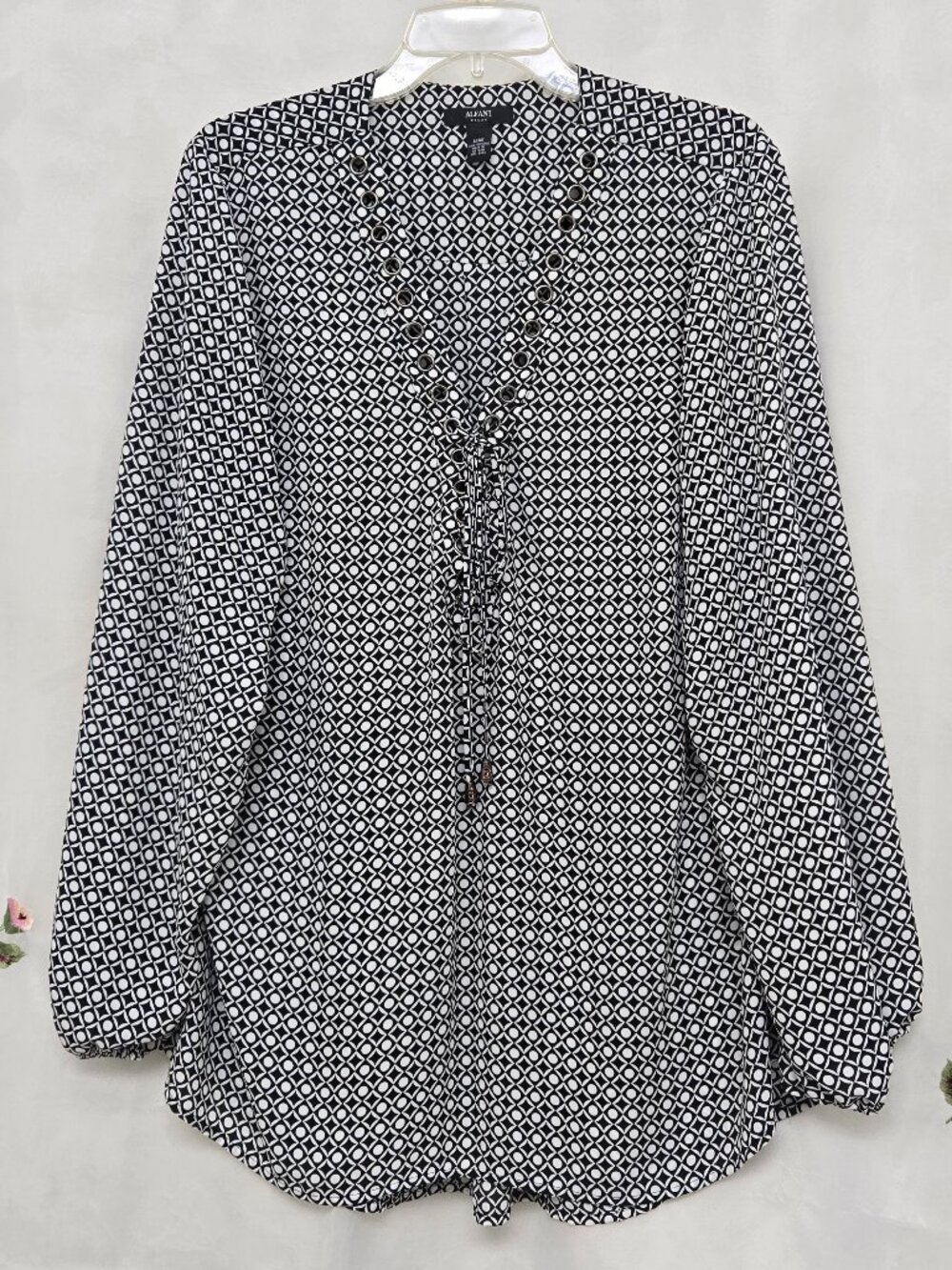 ALFANI Woman*Geometric Lace-up V-neck*Balloon Sleeves*Chic Blouse*Size: 18W